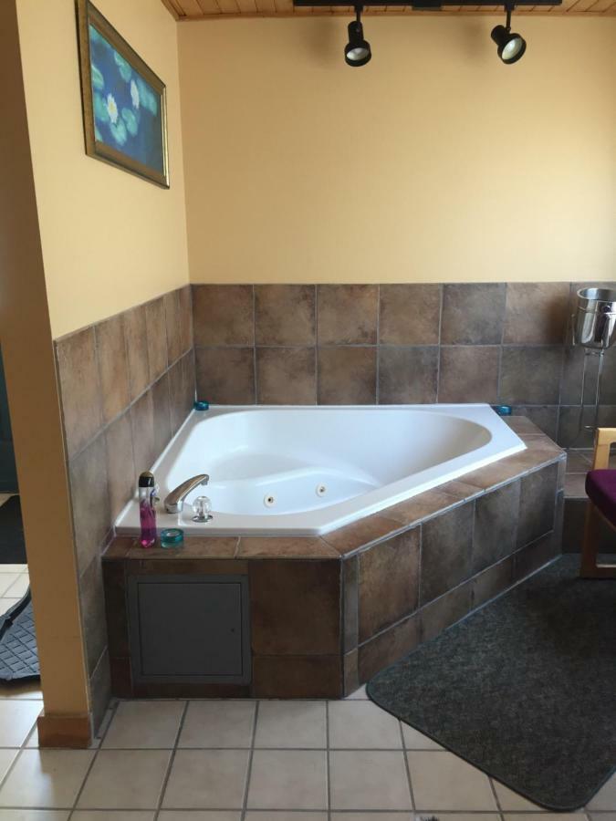 Hilton Beach Inn & Spa Thessalon Buitenkant foto